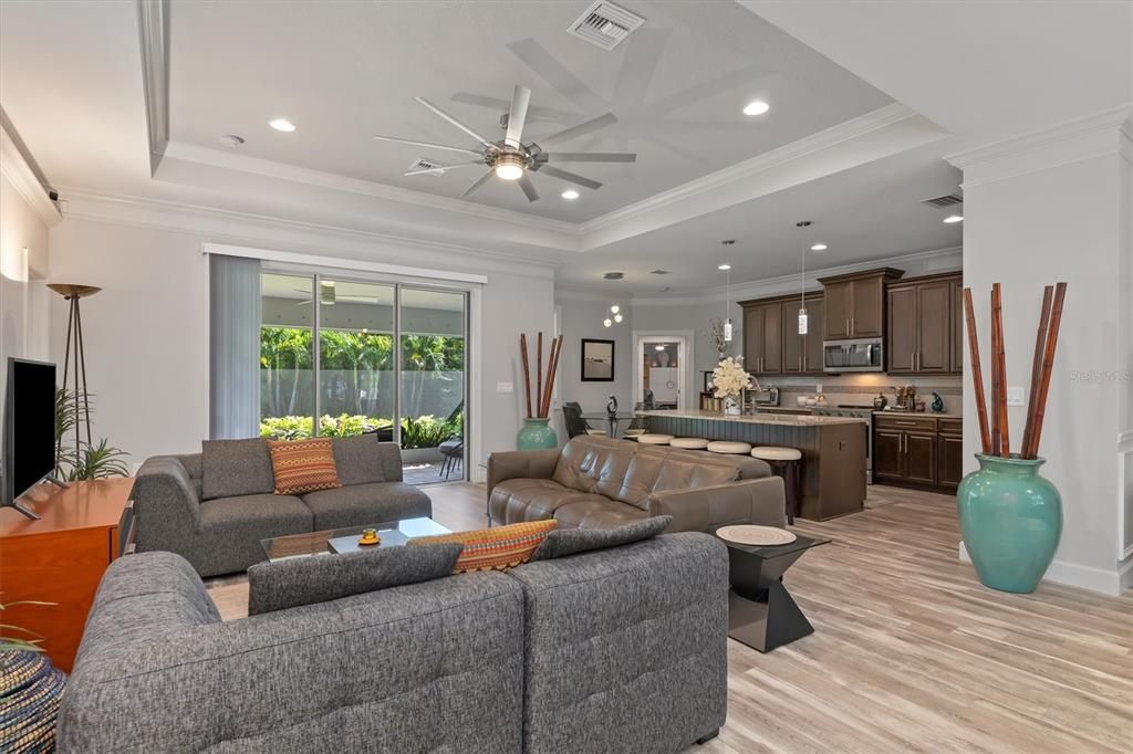 Active With Contract: $450,000 (3 beds, 2 baths, 1834 Square Feet)