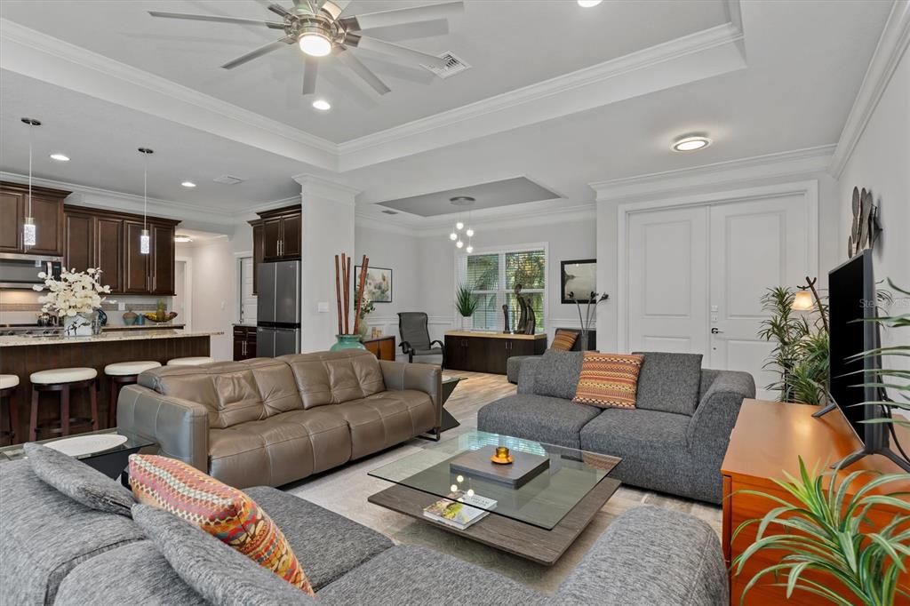 Active With Contract: $450,000 (3 beds, 2 baths, 1834 Square Feet)