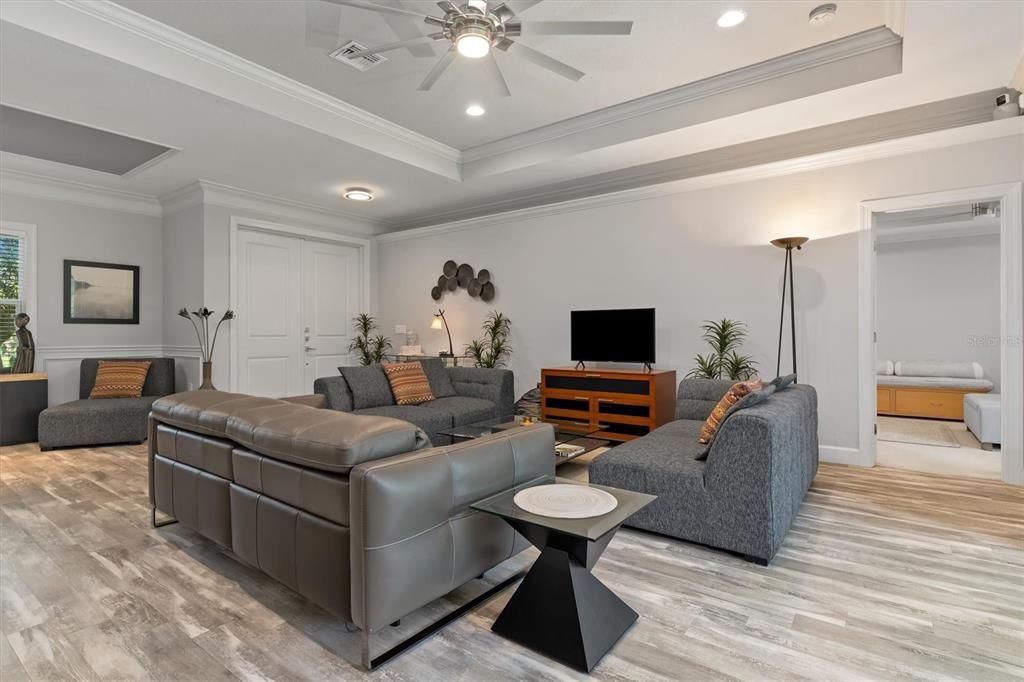 Active With Contract: $450,000 (3 beds, 2 baths, 1834 Square Feet)