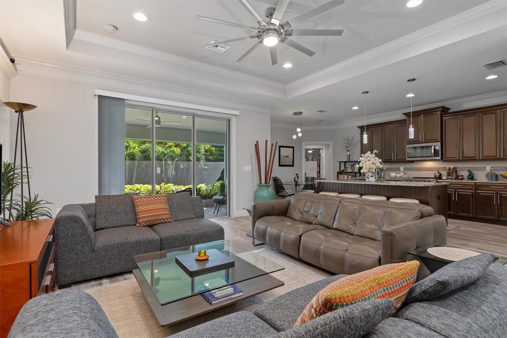 Active With Contract: $450,000 (3 beds, 2 baths, 1834 Square Feet)