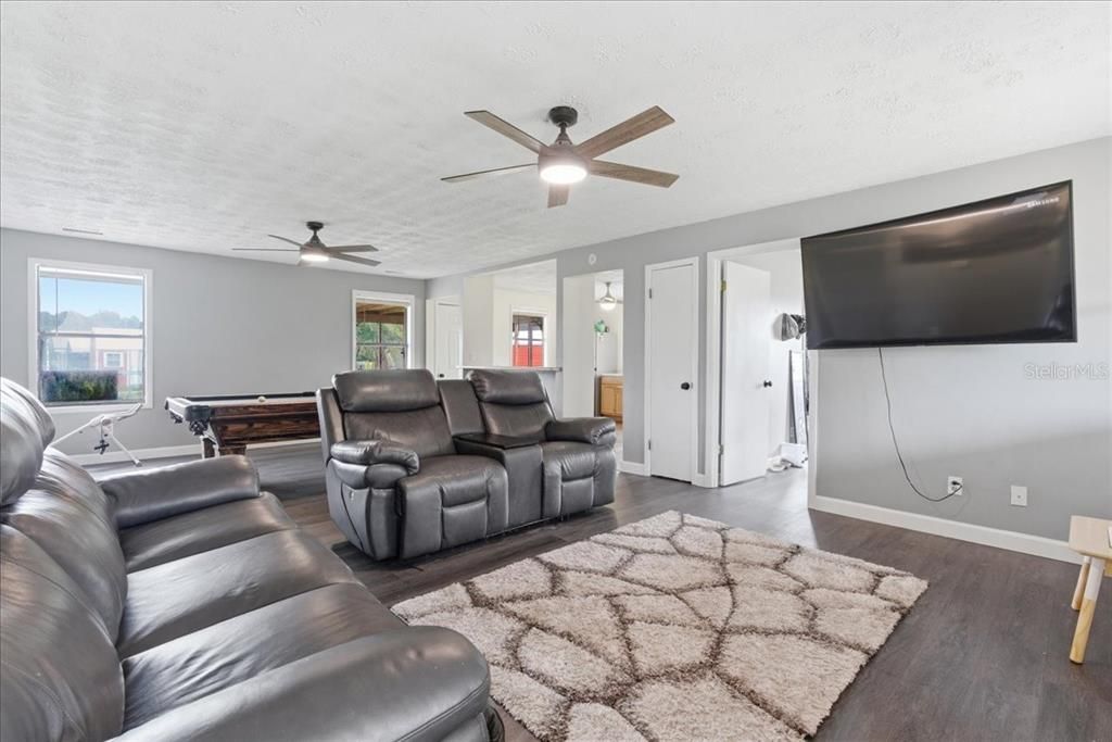 For Sale: $345,000 (3 beds, 2 baths, 1350 Square Feet)
