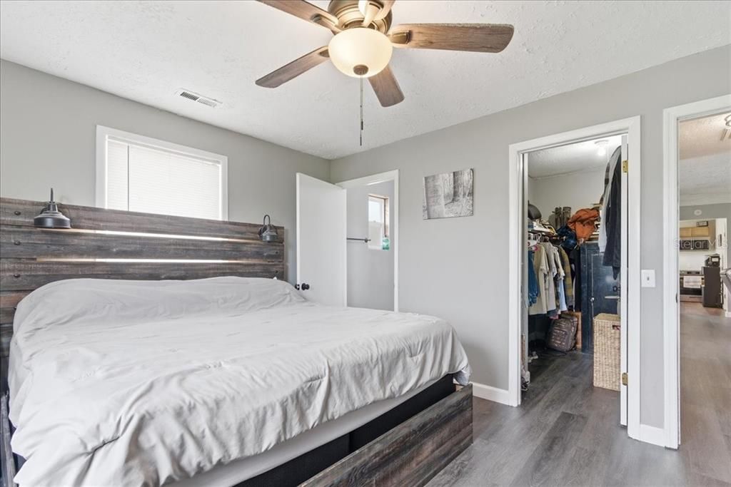 For Sale: $345,000 (3 beds, 2 baths, 1350 Square Feet)