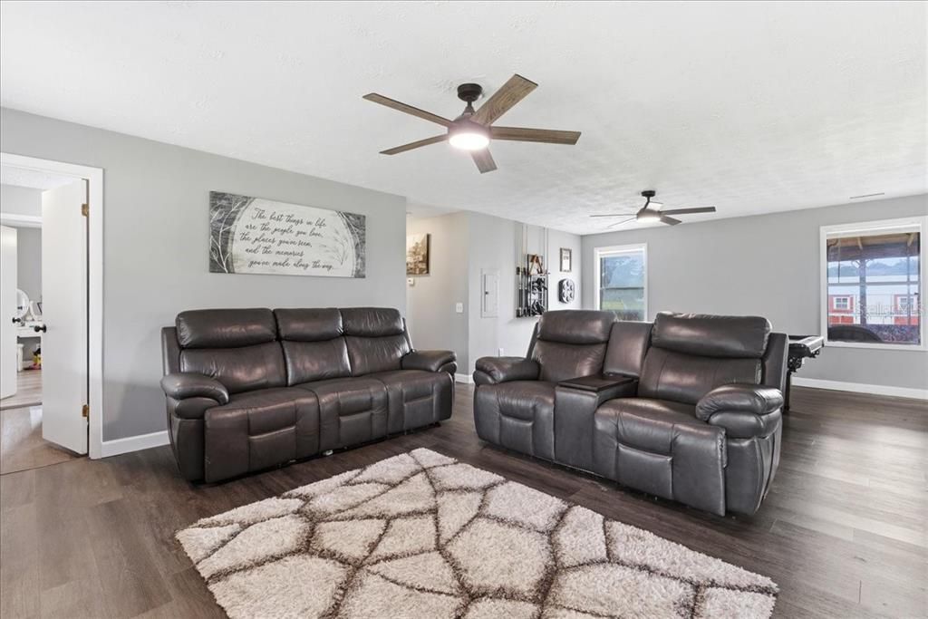For Sale: $345,000 (3 beds, 2 baths, 1350 Square Feet)