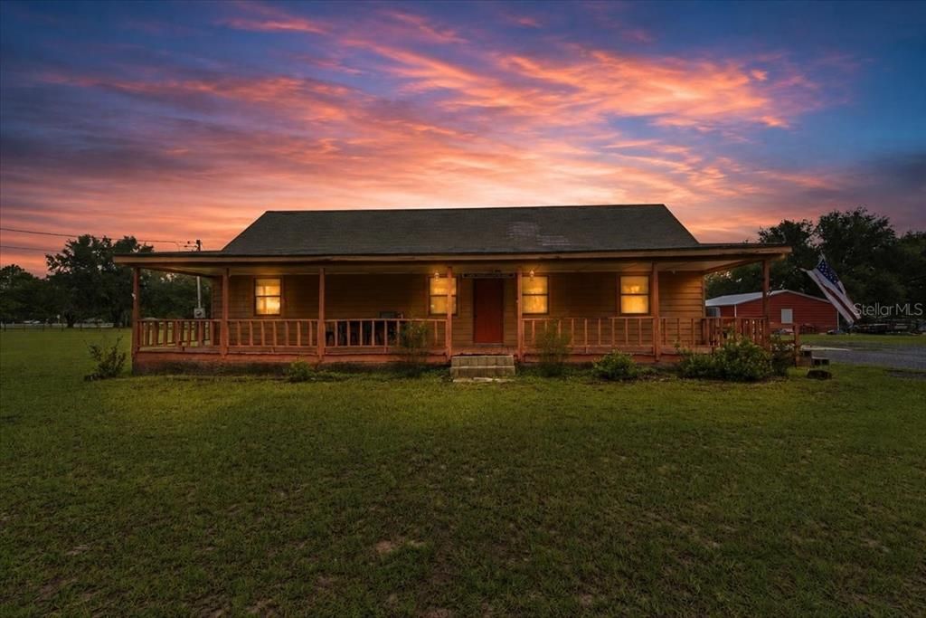 For Sale: $345,000 (3 beds, 2 baths, 1350 Square Feet)