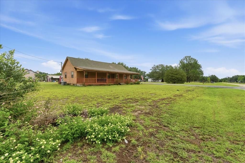 For Sale: $345,000 (3 beds, 2 baths, 1350 Square Feet)