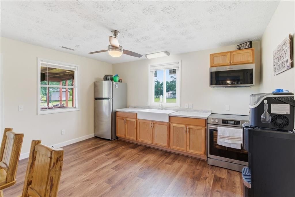 For Sale: $345,000 (3 beds, 2 baths, 1350 Square Feet)