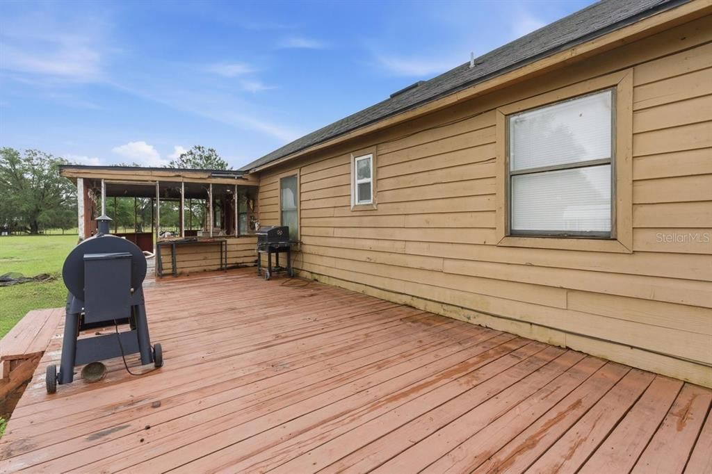 For Sale: $345,000 (3 beds, 2 baths, 1350 Square Feet)