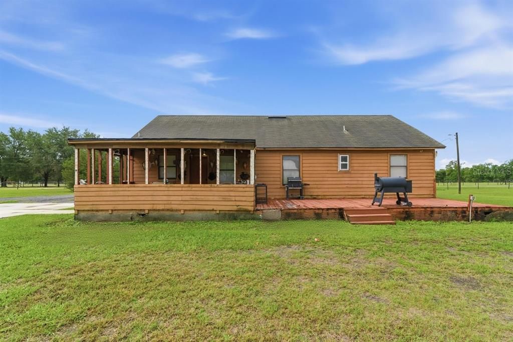For Sale: $345,000 (3 beds, 2 baths, 1350 Square Feet)