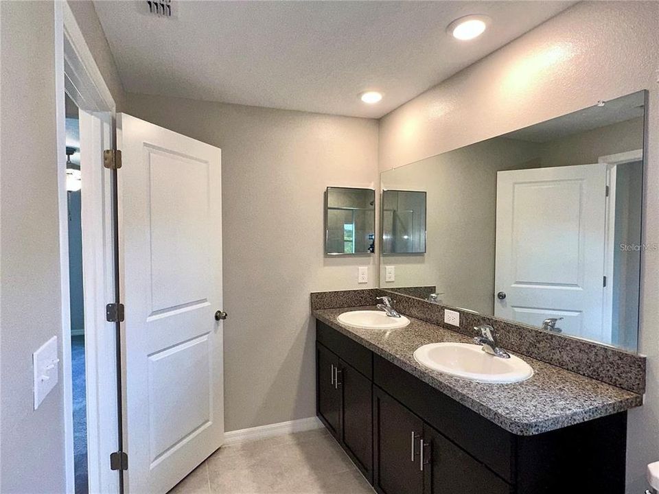 For Rent: $2,200 (2 beds, 2 baths, 1541 Square Feet)