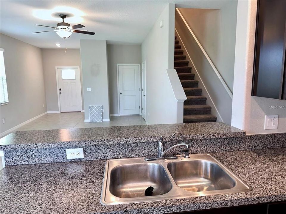For Rent: $2,200 (2 beds, 2 baths, 1541 Square Feet)