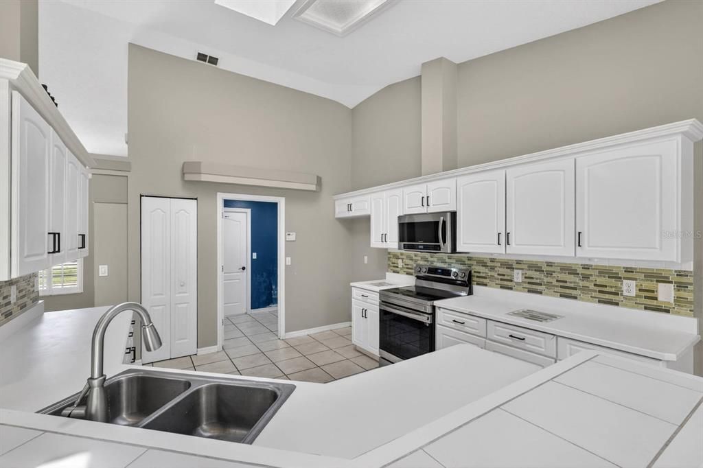 For Sale: $440,000 (3 beds, 2 baths, 2038 Square Feet)