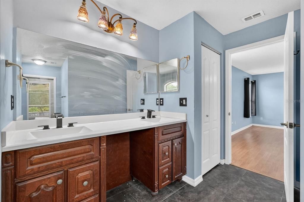 For Sale: $440,000 (3 beds, 2 baths, 2038 Square Feet)