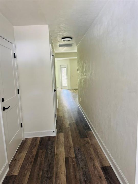 For Sale: $314,000 (3 beds, 2 baths, 1402 Square Feet)