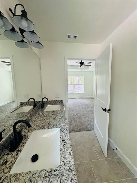 For Sale: $314,000 (3 beds, 2 baths, 1402 Square Feet)