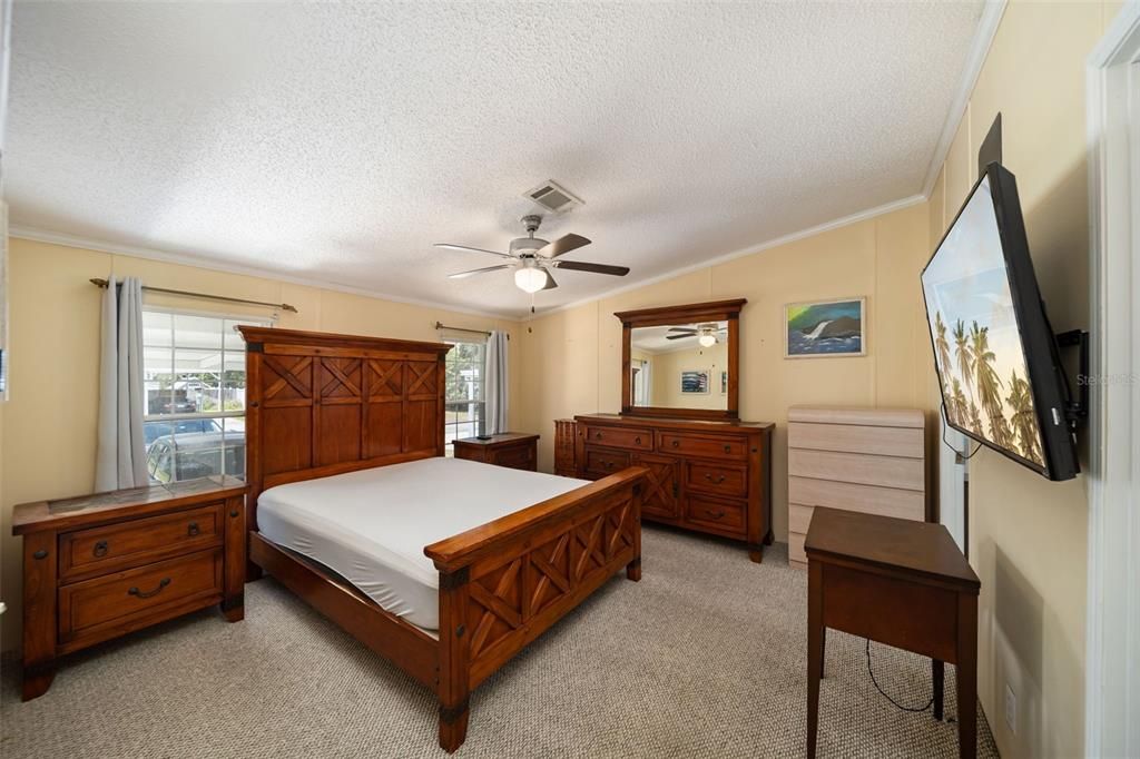 Activo con contrato: $239,900 (3 camas, 2 baños, 1508 Pies cuadrados)