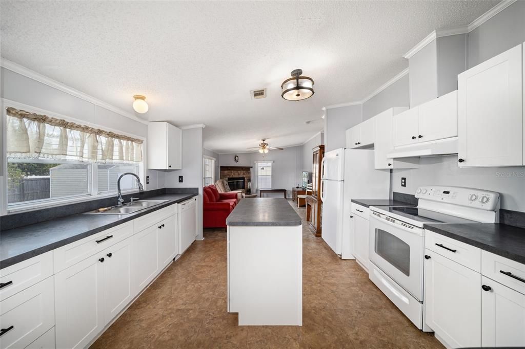 Activo con contrato: $239,900 (3 camas, 2 baños, 1508 Pies cuadrados)