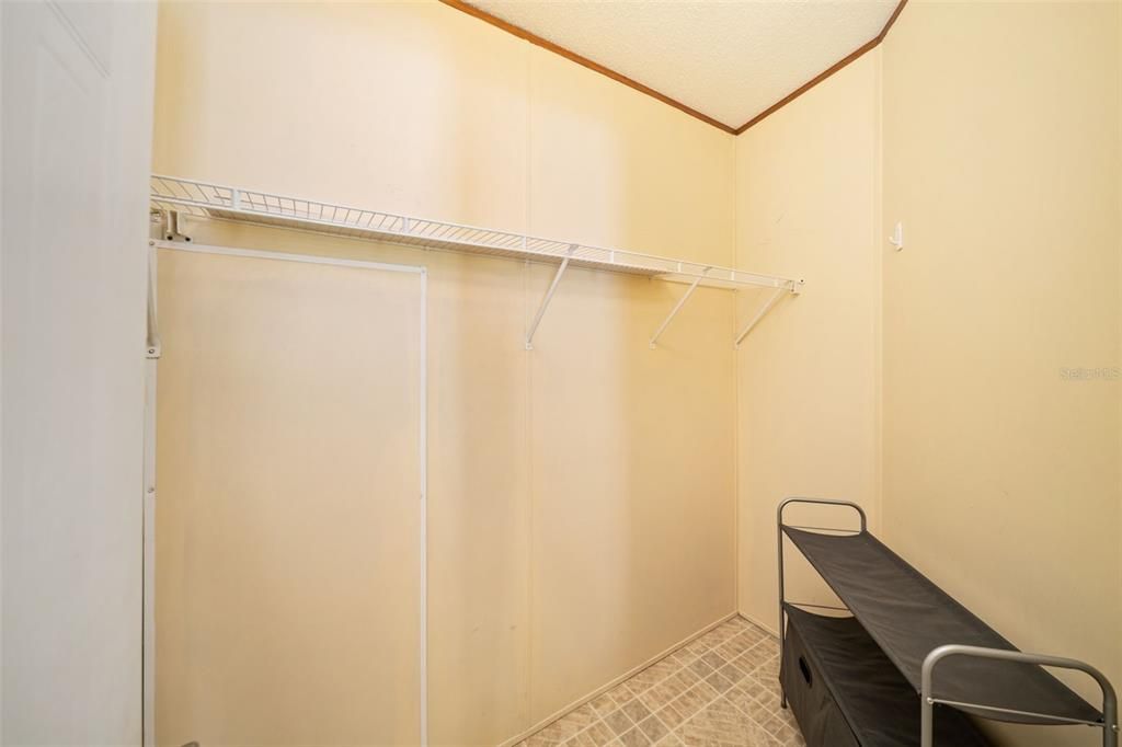 Activo con contrato: $239,900 (3 camas, 2 baños, 1508 Pies cuadrados)