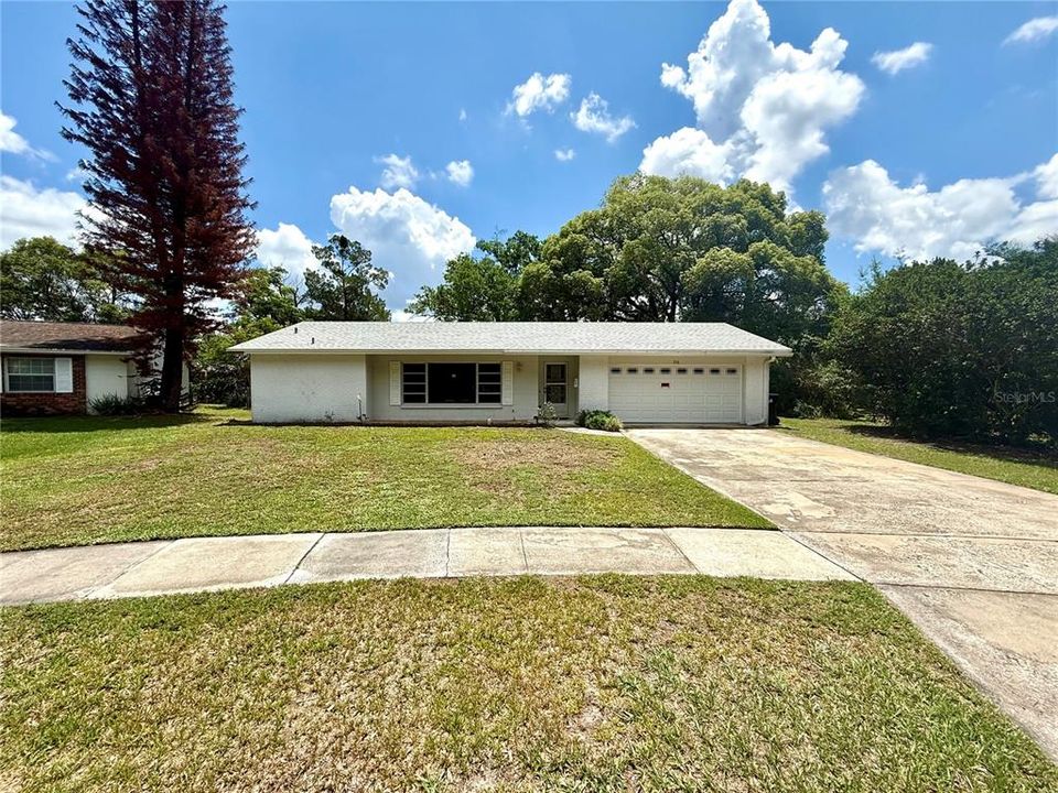 For Sale: $450,000 (4 beds, 2 baths, 1651 Square Feet)