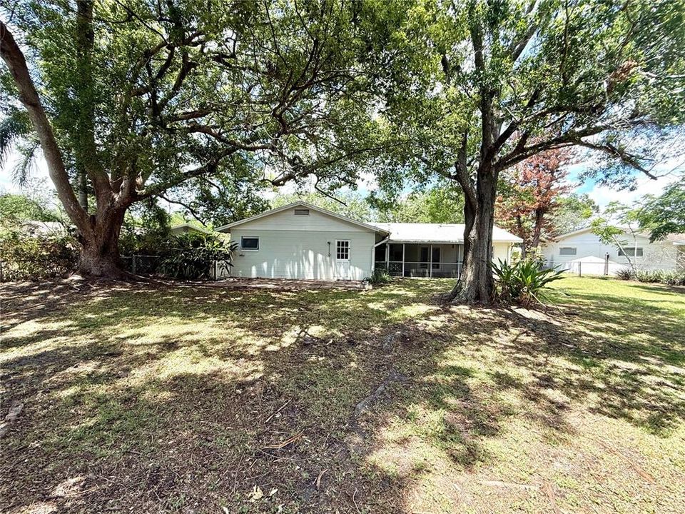For Sale: $450,000 (4 beds, 2 baths, 1651 Square Feet)
