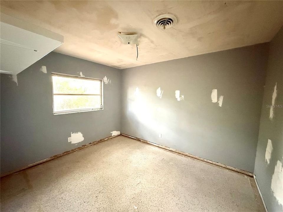 For Sale: $450,000 (4 beds, 2 baths, 1651 Square Feet)