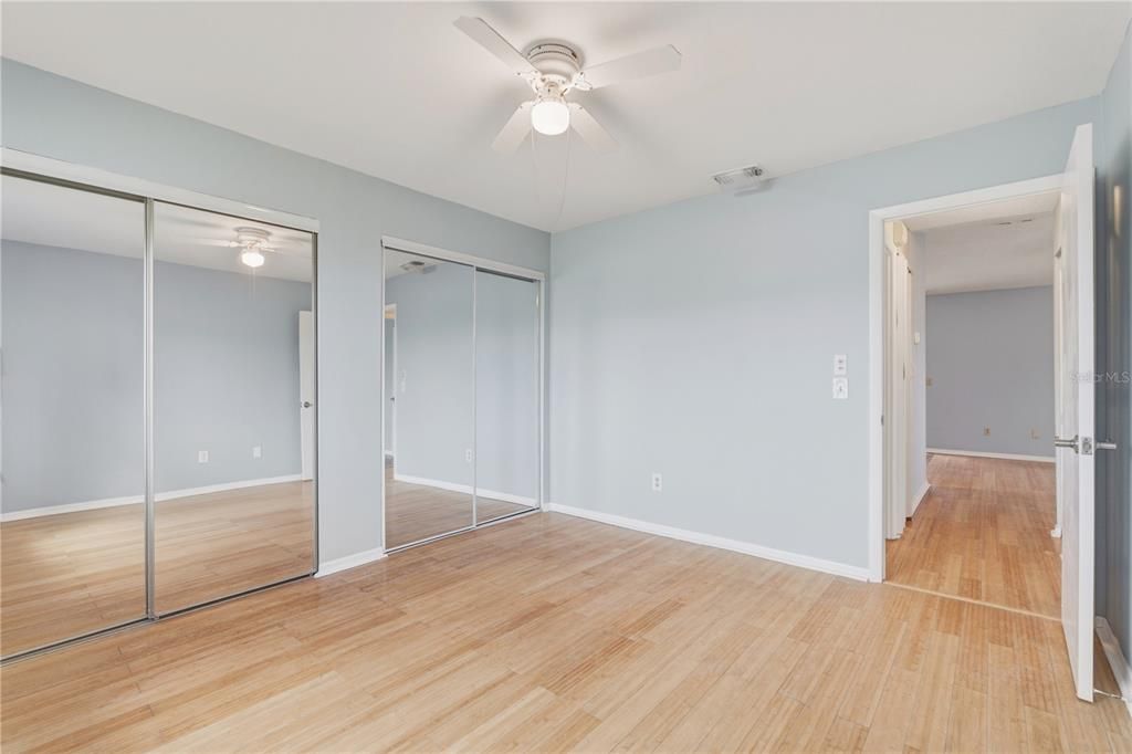 For Sale: $149,000 (2 beds, 1 baths, 868 Square Feet)