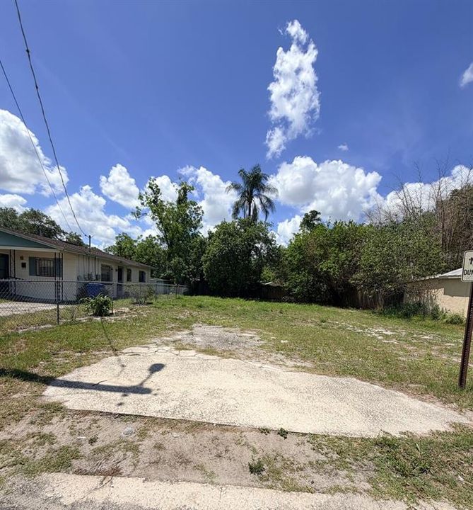 For Sale: $40,000 (0.11 acres)