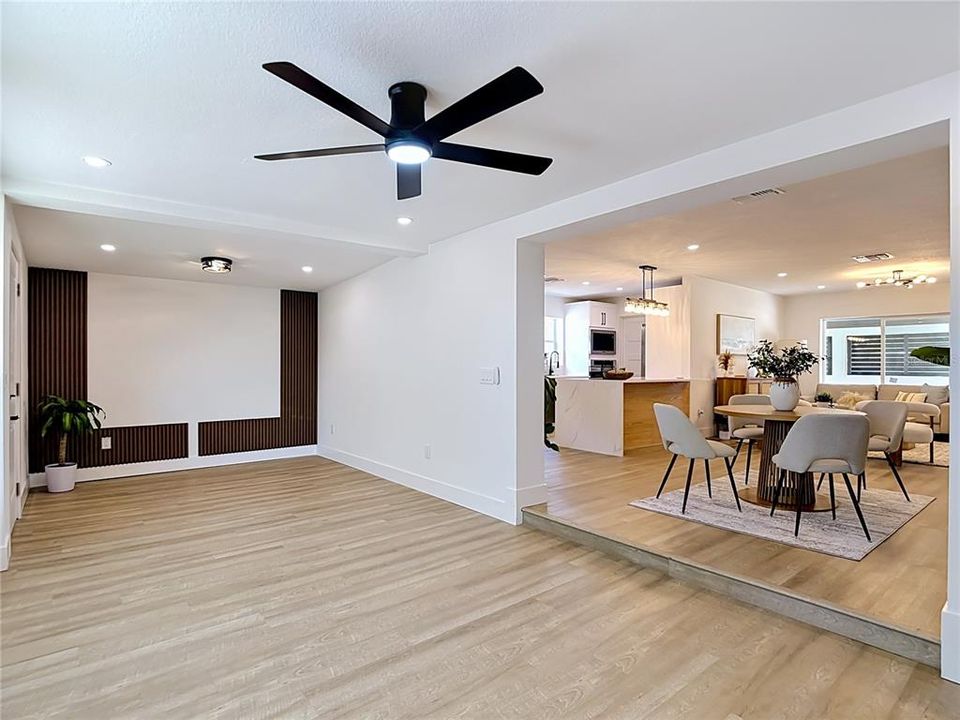 Activo con contrato: $569,000 (3 camas, 2 baños, 1523 Pies cuadrados)