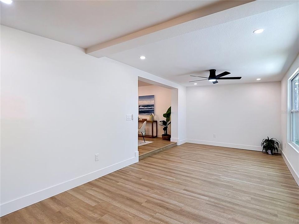 Activo con contrato: $569,000 (3 camas, 2 baños, 1523 Pies cuadrados)