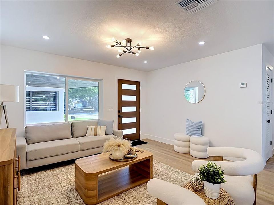 Activo con contrato: $569,000 (3 camas, 2 baños, 1523 Pies cuadrados)