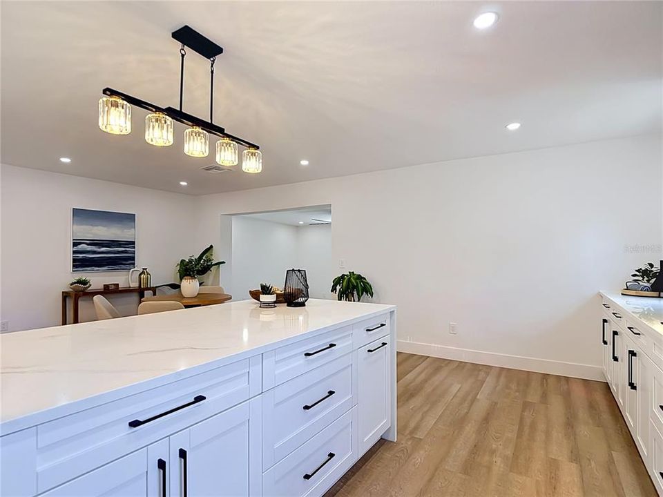 Activo con contrato: $569,000 (3 camas, 2 baños, 1523 Pies cuadrados)