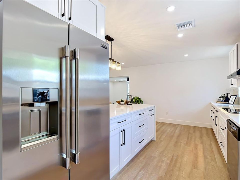 Activo con contrato: $569,000 (3 camas, 2 baños, 1523 Pies cuadrados)