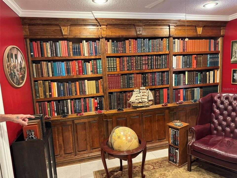 На продажу: $599,000 (4 спален, 2 ванн, 1989 Квадратных фут)
