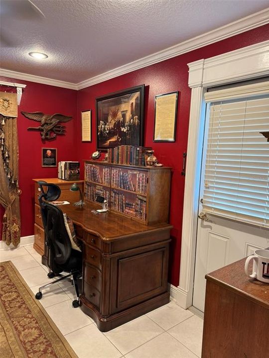 На продажу: $599,000 (4 спален, 2 ванн, 1989 Квадратных фут)