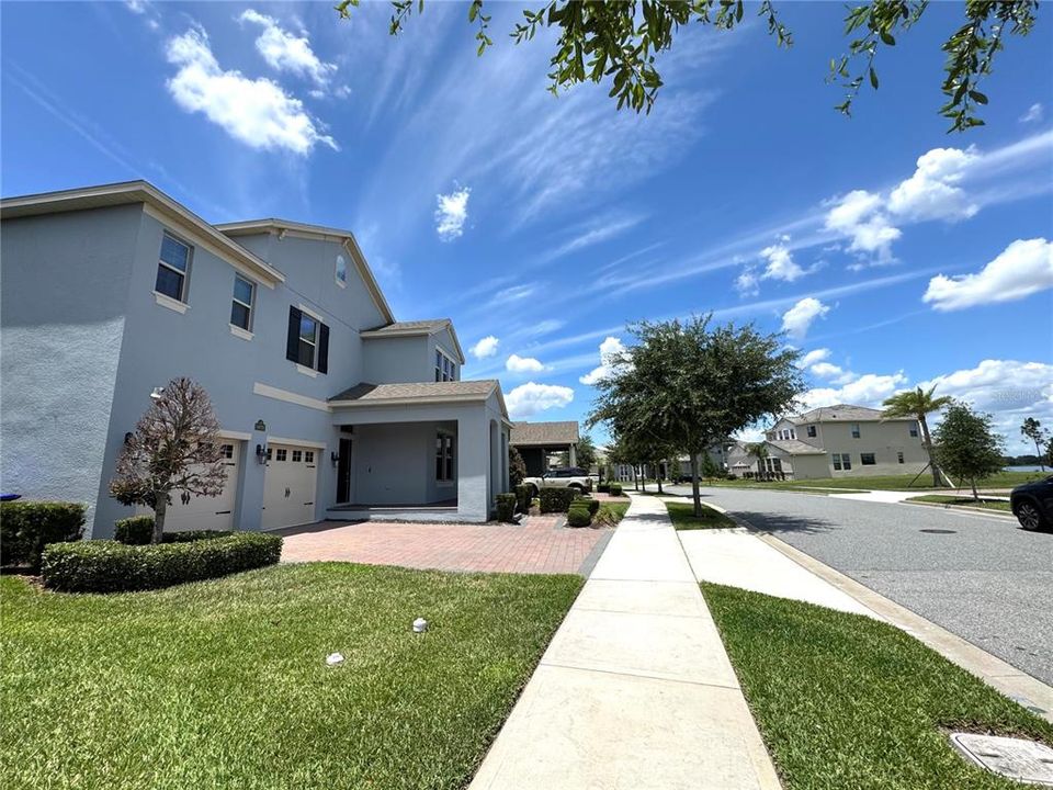 For Rent: $3,800 (5 beds, 4 baths, 2840 Square Feet)