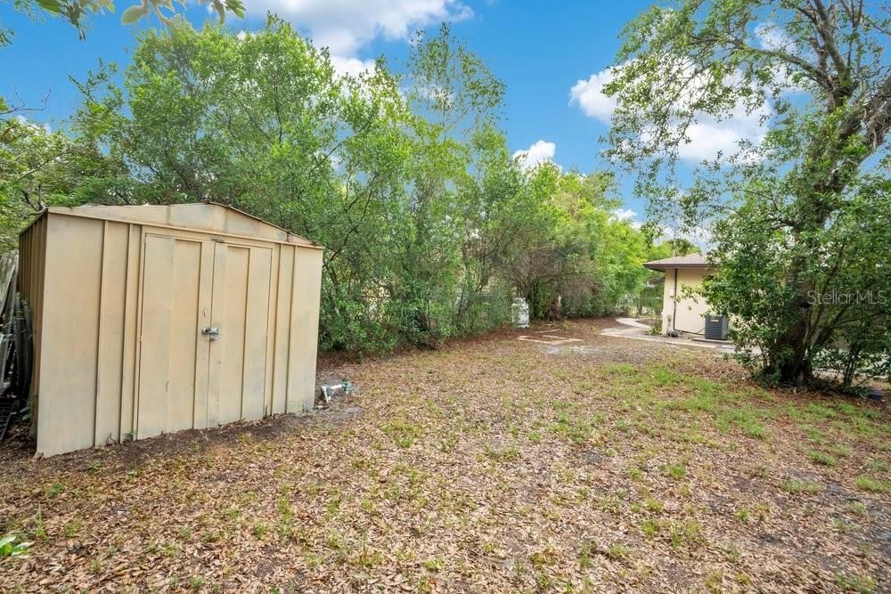 合同活跃: $375,000 (3 贝兹, 1 浴室, 1026 平方英尺)