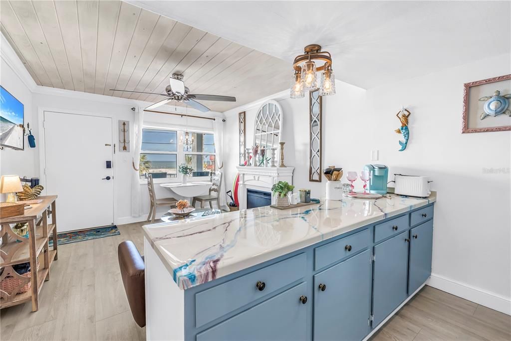 For Sale: $349,000 (1 beds, 1 baths, 480 Square Feet)