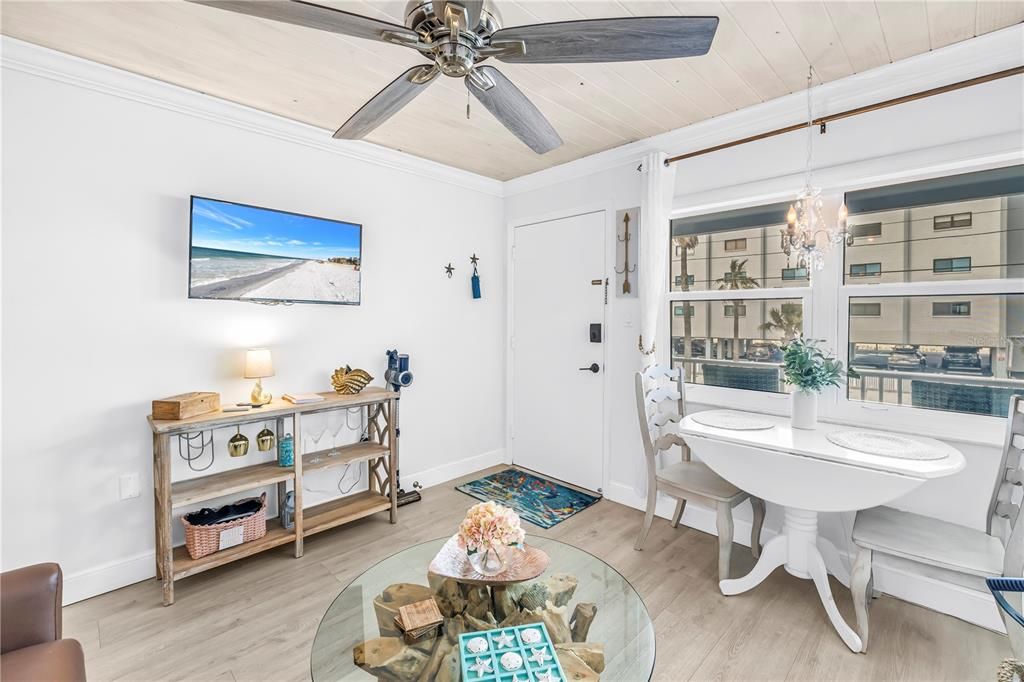For Sale: $349,000 (1 beds, 1 baths, 480 Square Feet)