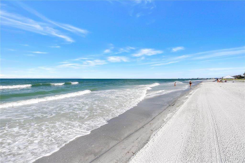 For Sale: $349,000 (1 beds, 1 baths, 480 Square Feet)