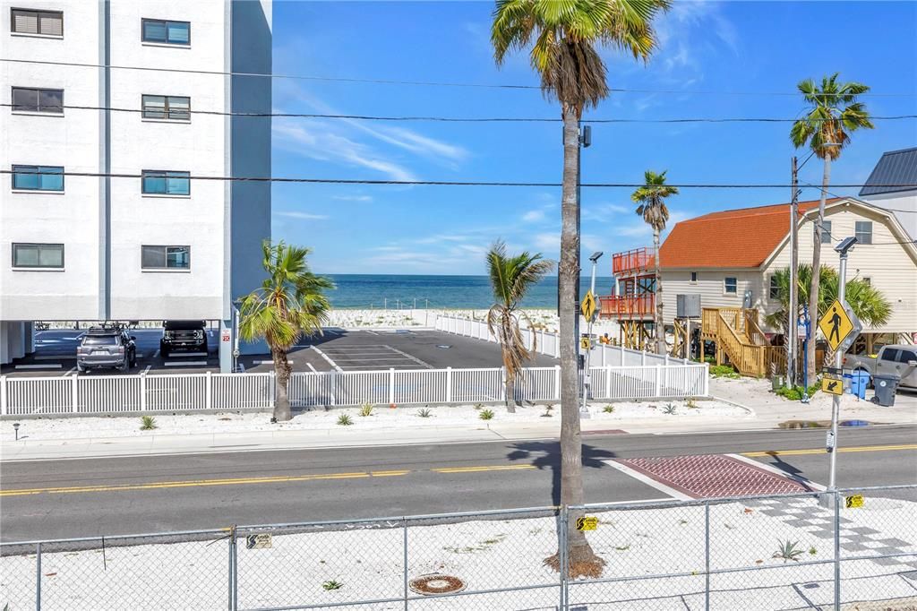 For Sale: $349,000 (1 beds, 1 baths, 480 Square Feet)