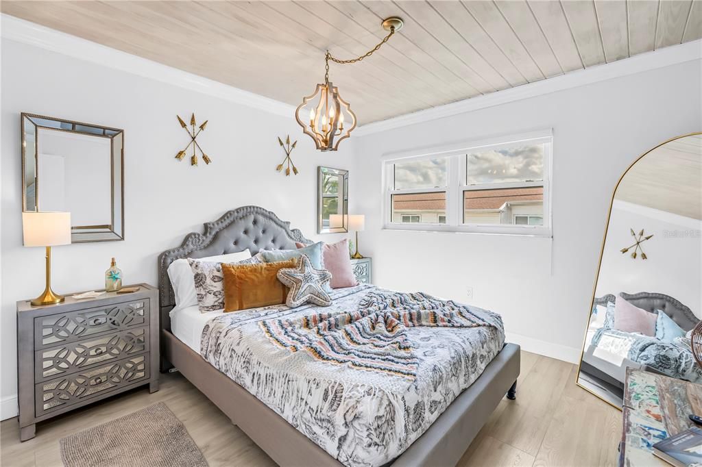 For Sale: $349,000 (1 beds, 1 baths, 480 Square Feet)