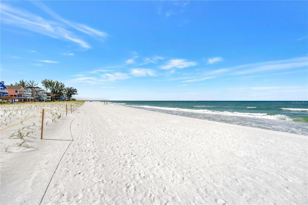 For Sale: $349,000 (1 beds, 1 baths, 480 Square Feet)
