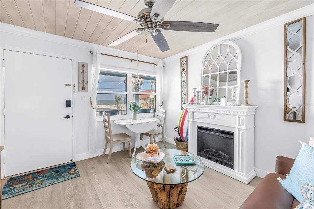 For Sale: $349,000 (1 beds, 1 baths, 480 Square Feet)