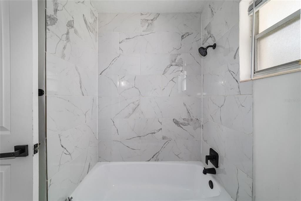 En Venta: $275,000 (2 camas, 2 baños, 1233 Pies cuadrados)