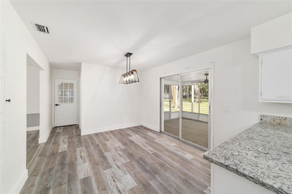 En Venta: $275,000 (2 camas, 2 baños, 1233 Pies cuadrados)