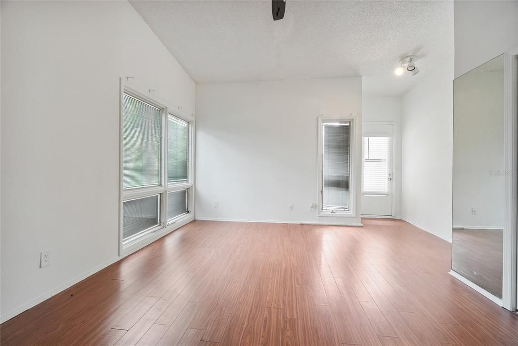 For Rent: $2,195 (2 beds, 2 baths, 1756 Square Feet)