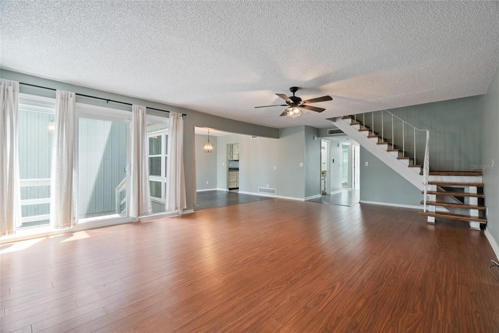 For Rent: $2,195 (2 beds, 2 baths, 1756 Square Feet)