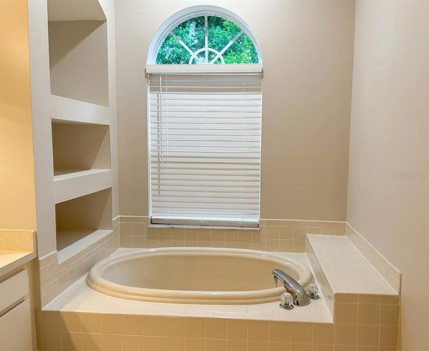 For Sale: $359,990 (4 beds, 2 baths, 2206 Square Feet)