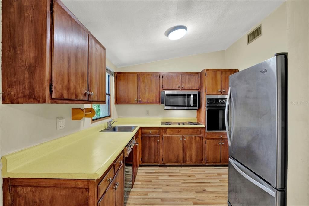 For Sale: $391,900 (4 beds, 2 baths, 1696 Square Feet)