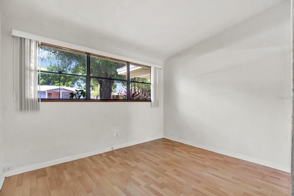 For Sale: $391,900 (4 beds, 2 baths, 1696 Square Feet)