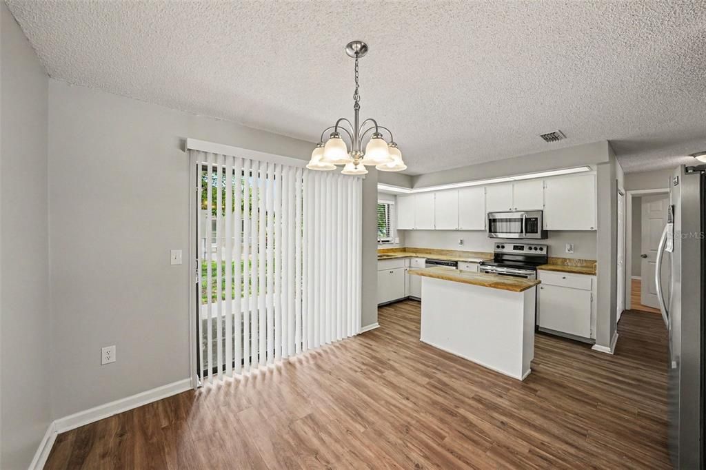 For Sale: $279,900 (3 beds, 2 baths, 1359 Square Feet)